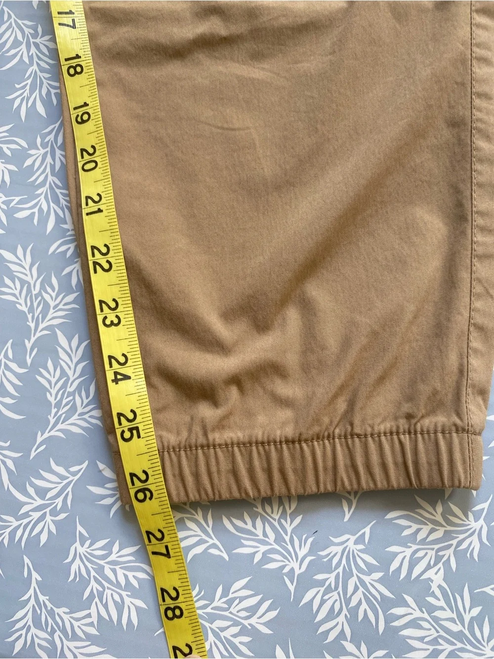 Old Navy Men's Cargo Pants in Tan